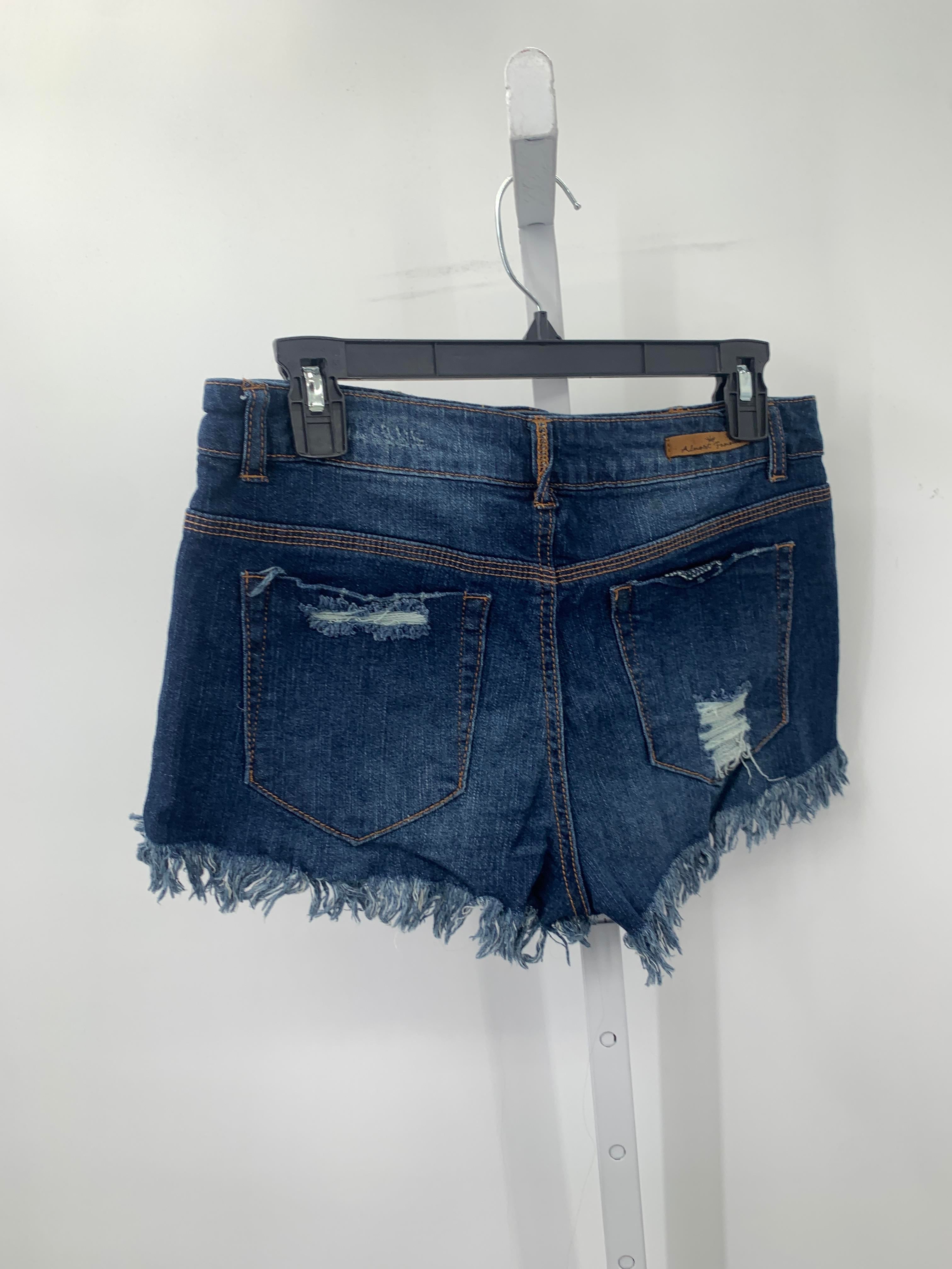 Almost Famous Size 9 Juniors Shorts