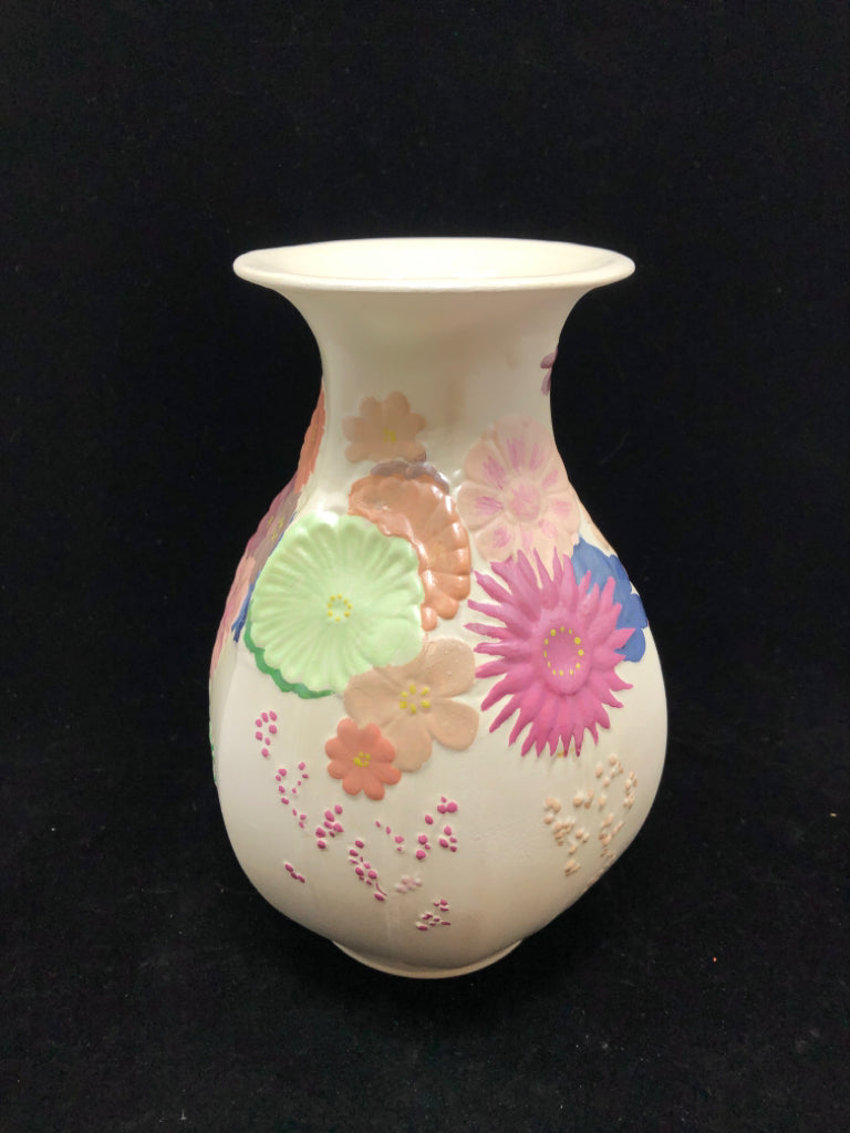 METALLIC PAINTED FLORAL VASE.