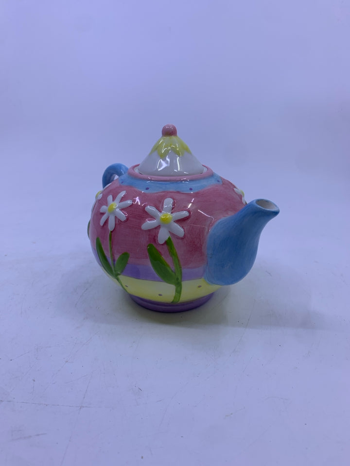 PINK/BLUE WHITE FLOWERS TEAPOT.