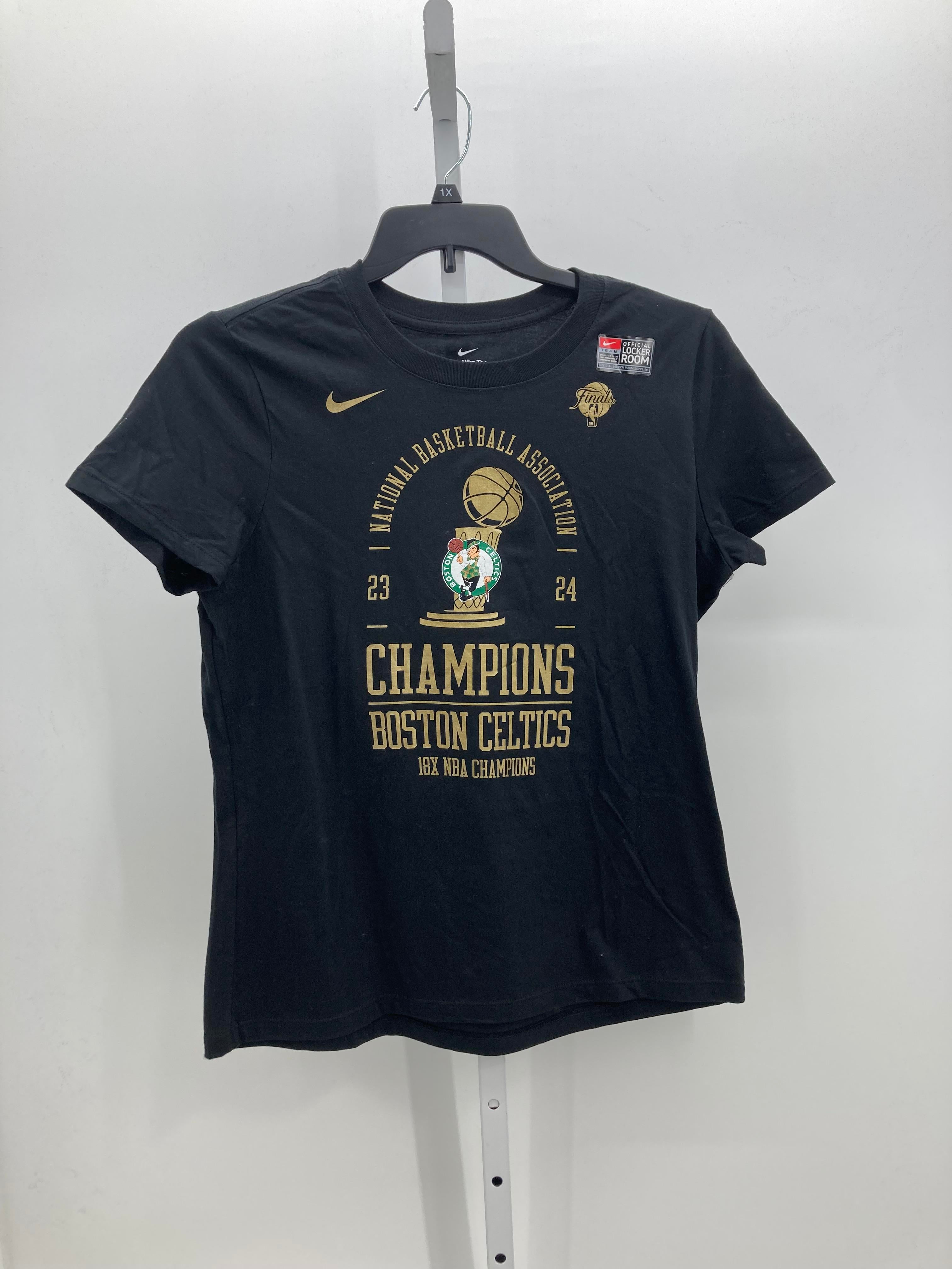 Nike Size Large Misses Short Sleeve Shirt