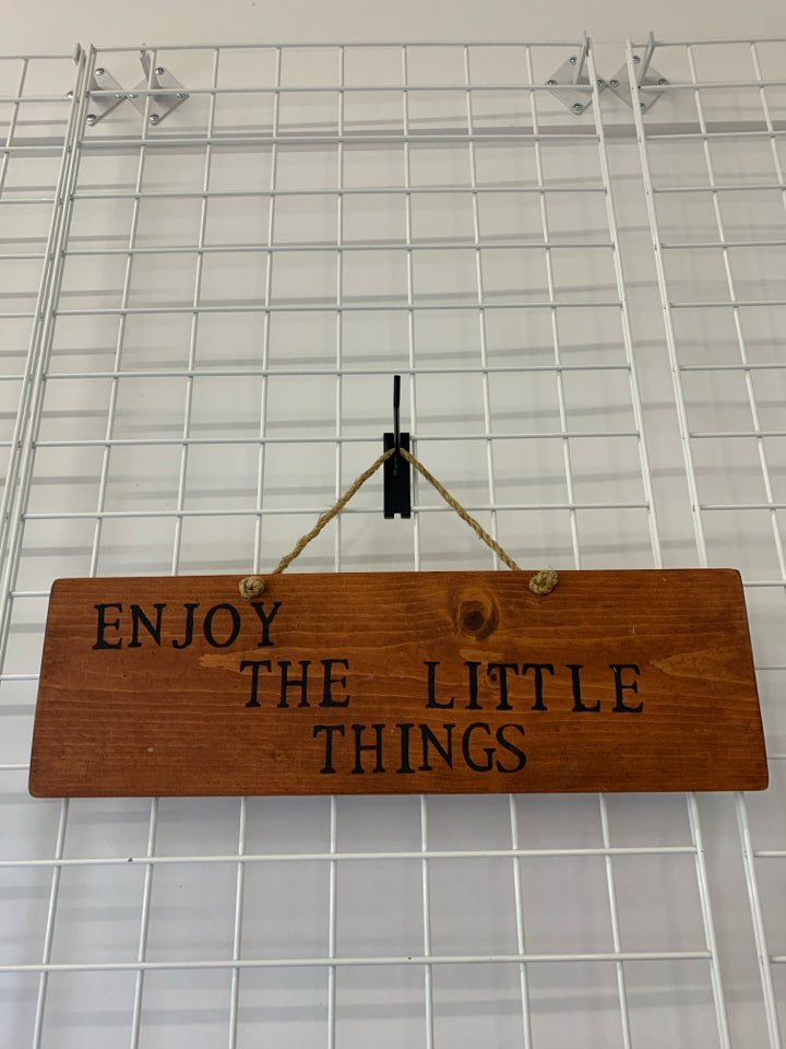 STAINED WOOD "ENJOY THE LITTLE THINGS" WALL ART.