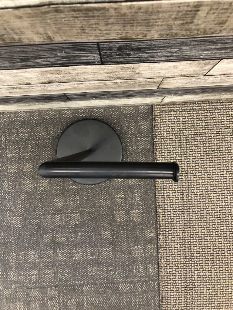 TP FLOOR STAND.