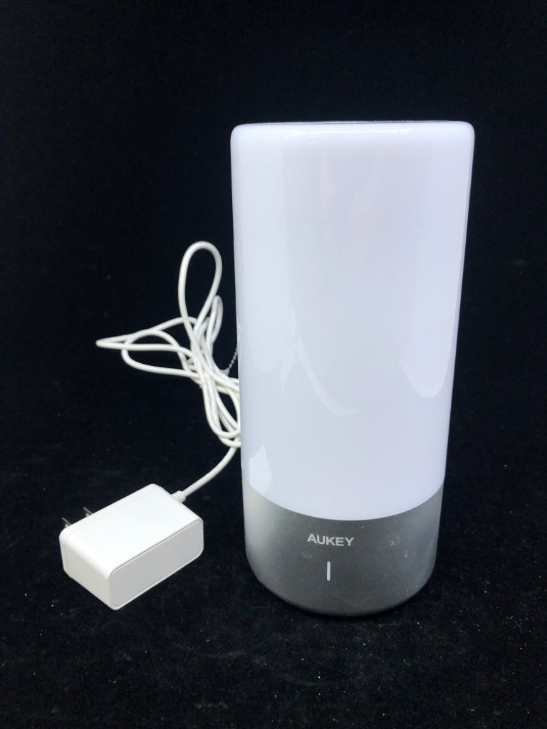 LED COLOR CHANGING NIGHT LIGHT- AUKEY.
