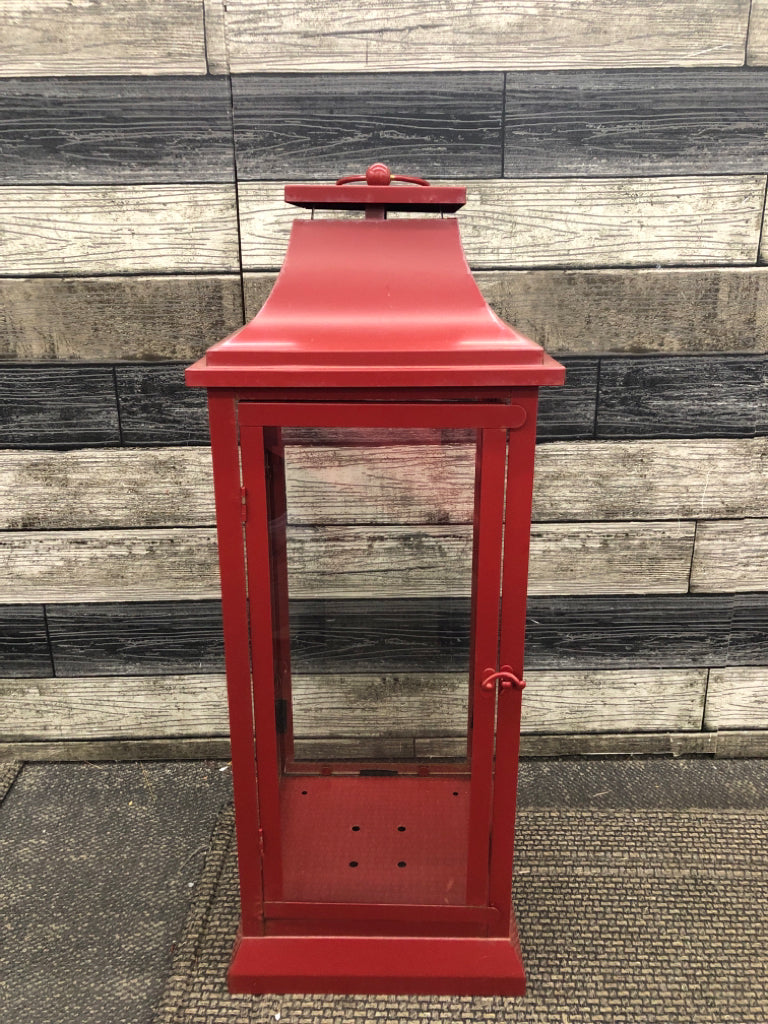 PRIMITIVE RED METAL LANTERN.