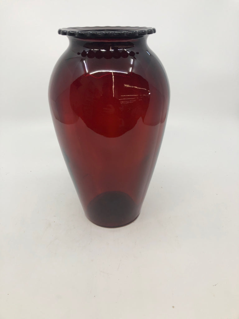 ROUND BULB BOTTOM FLARED VASE.