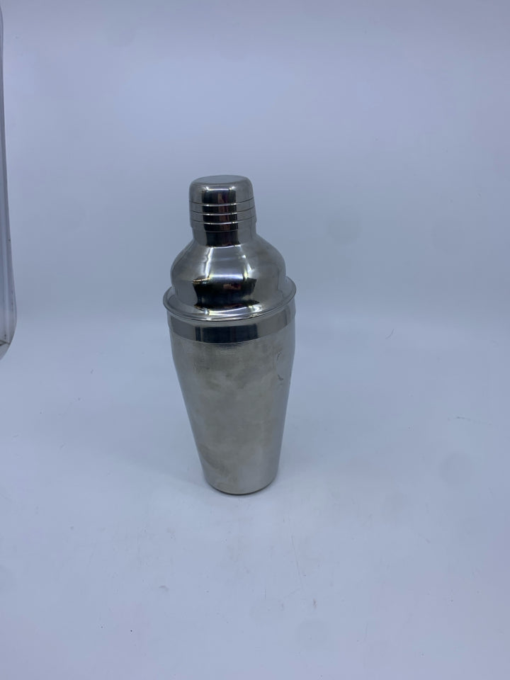 STAINLESS STEEL COCKTAIL SHAKER.