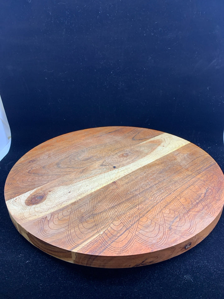 LARGE WOOD CARVED LAZY SUSAN.