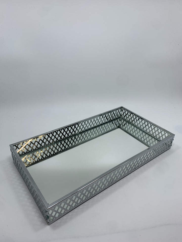 SILVER MIRRORED TRAY.