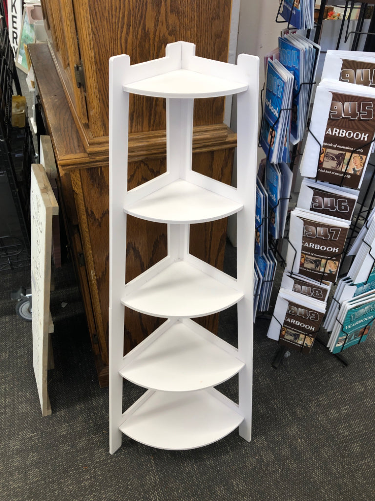 WHITE CORNER SHELVING UNIT, 5 SHELVES.