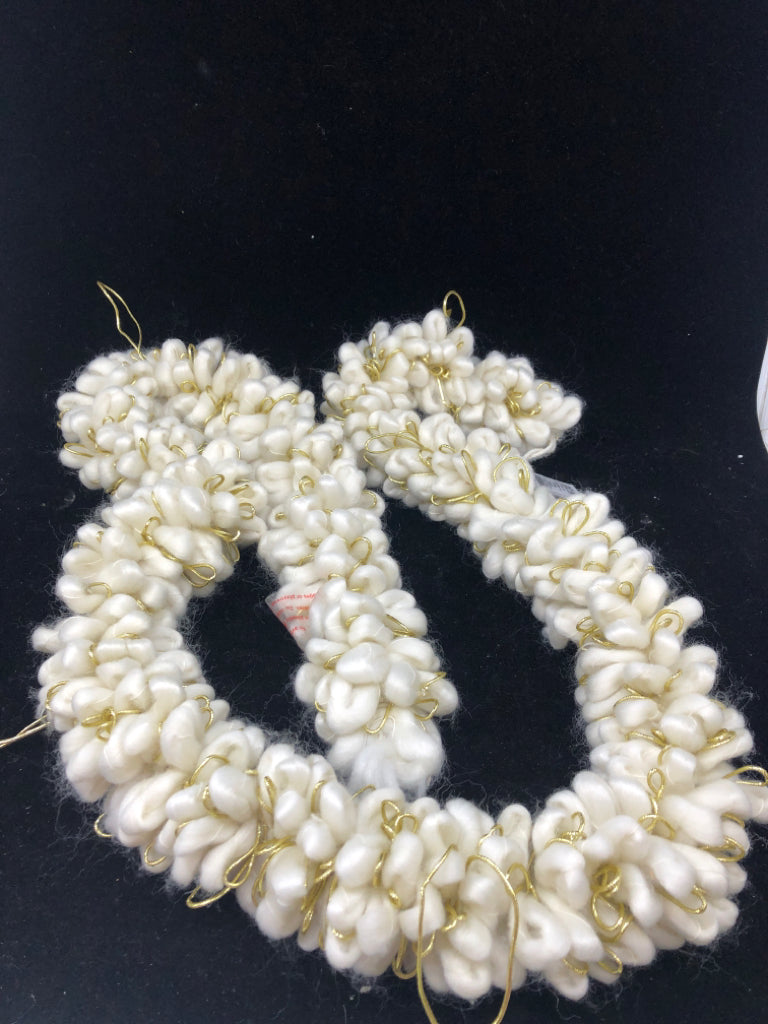 NWT WHITE AND GOLD SHAG GARLAND.