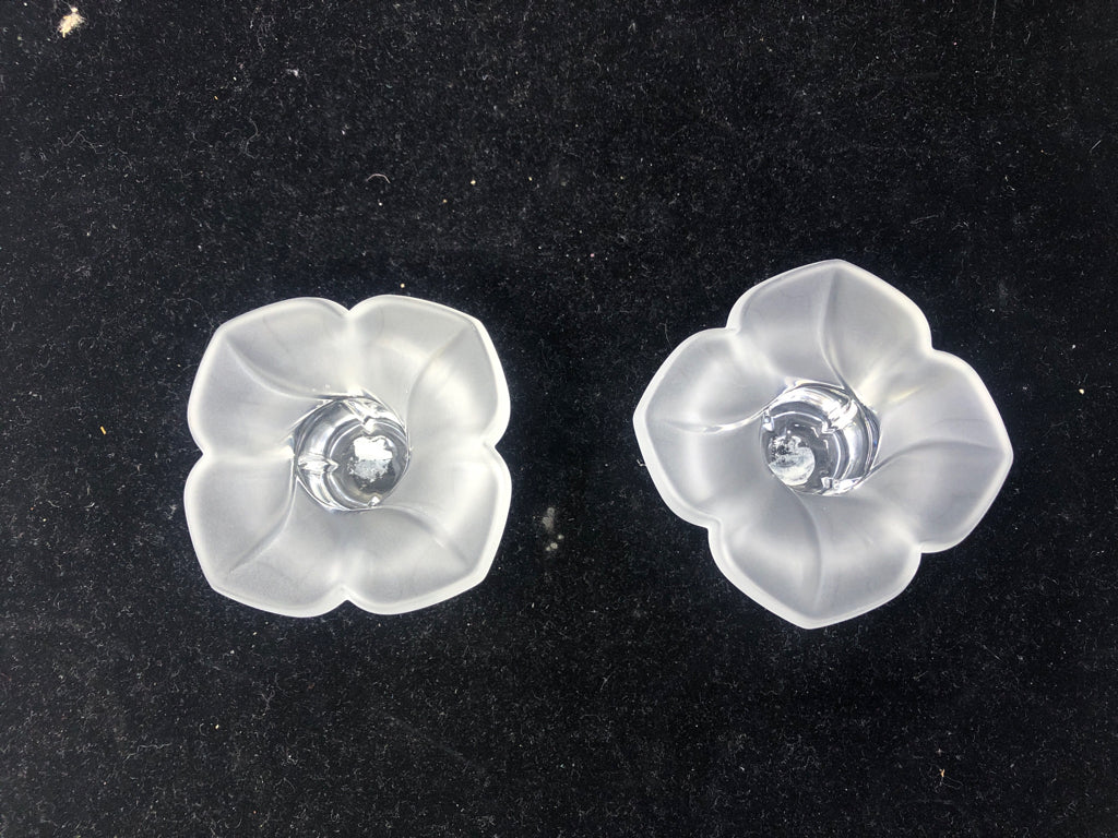 2 FROSTED FLORAL TAPER CANDLE HOLDERS.