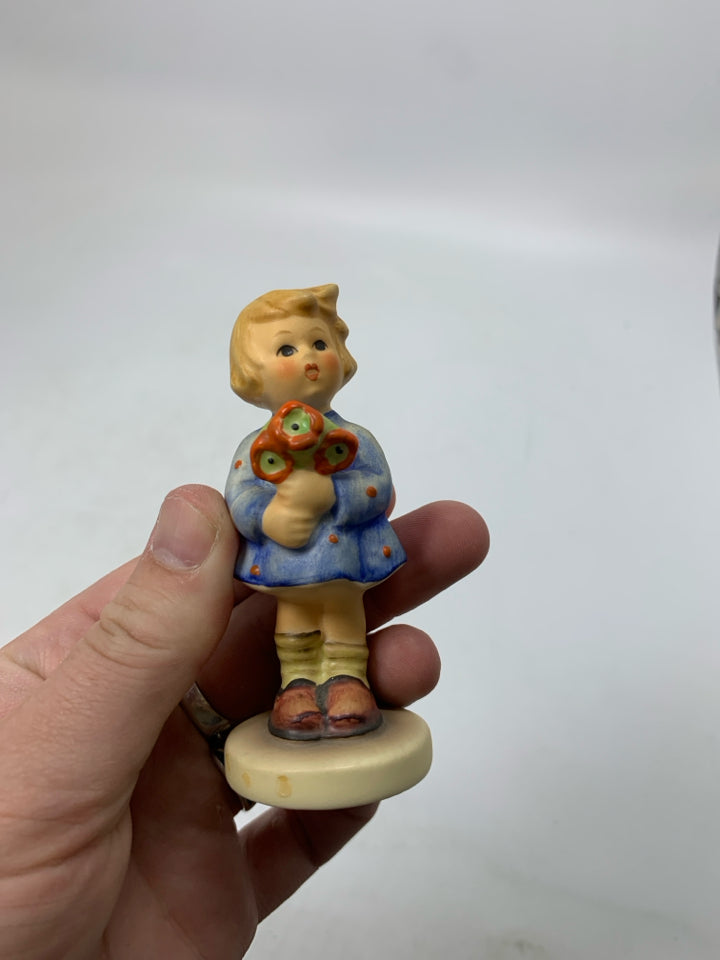VTG HUMMEL "GIRL WITH NOSEGAY FLOWERS FIGURINE #239.