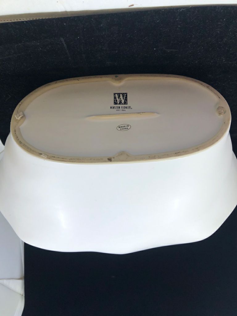 LARGE WHITE ABSTRACT PLANTER.