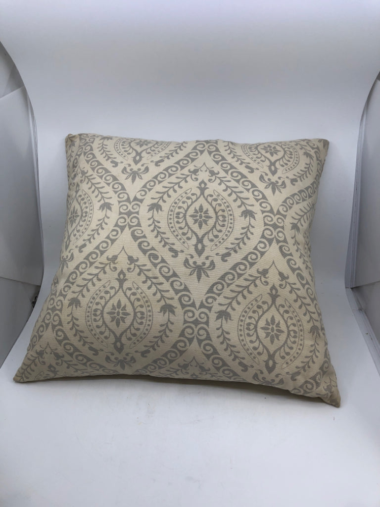 WHITE W GREY PATTERN SQUARE PILLOW.