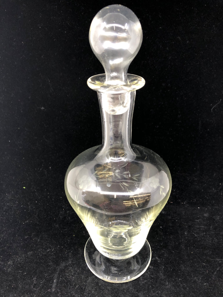 FOOTED PRINCESS HOUSE DECANTER W/ ETCHED FLOWERS.