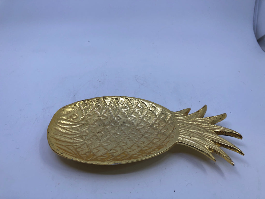 GOLD METAL PINEAPPLE CATCH ALL.