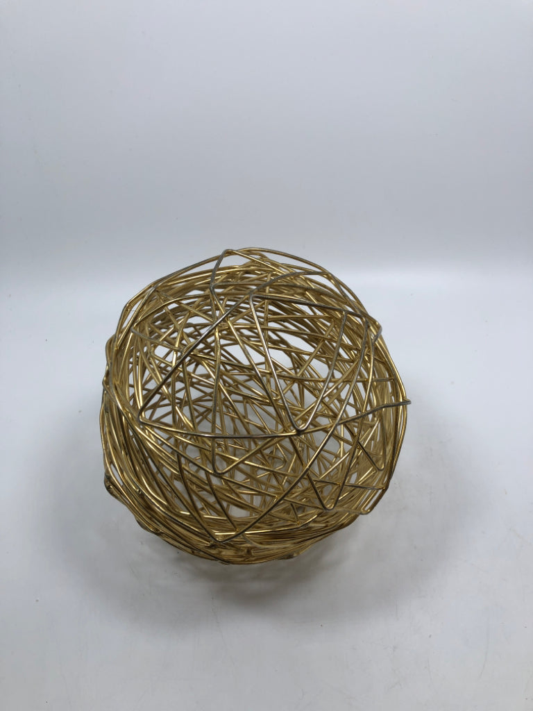 GOLD TWINE BALL.
