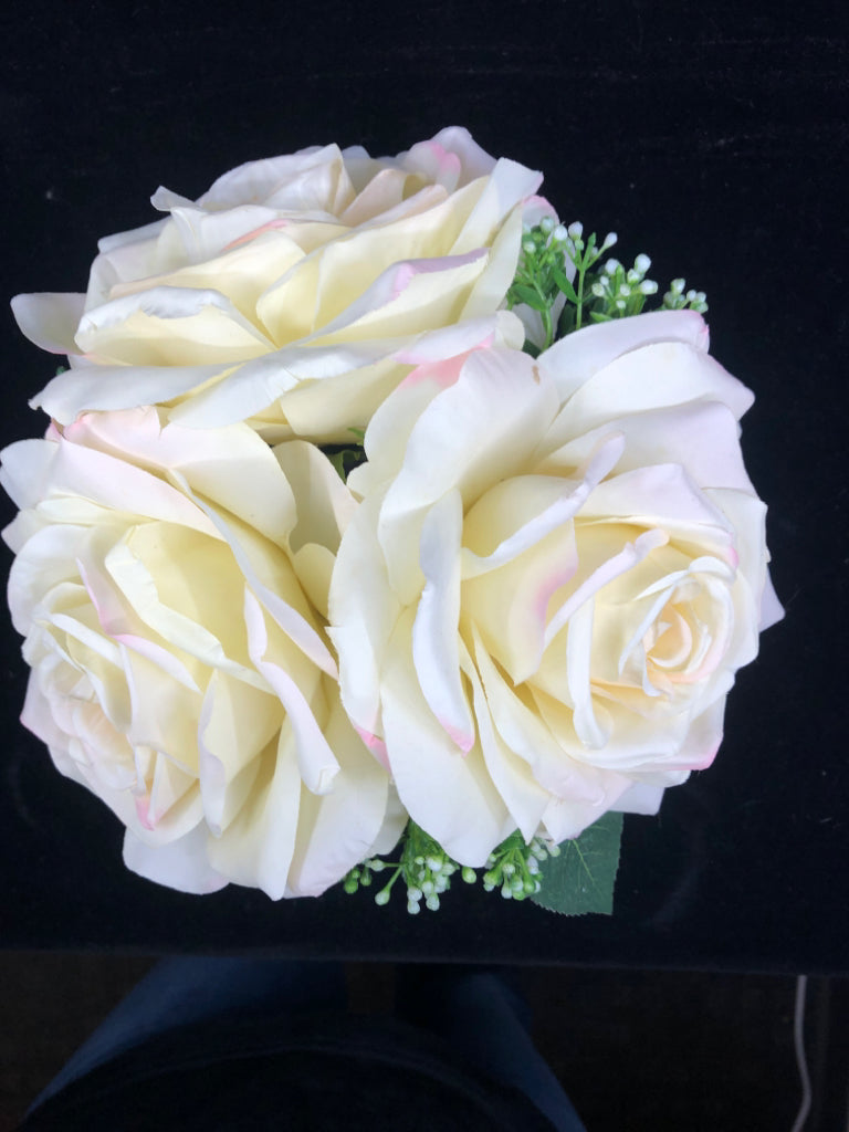 3 LARGE FAUX WHITE ROSES IN CLEAR SQUARE GLASS VASE.