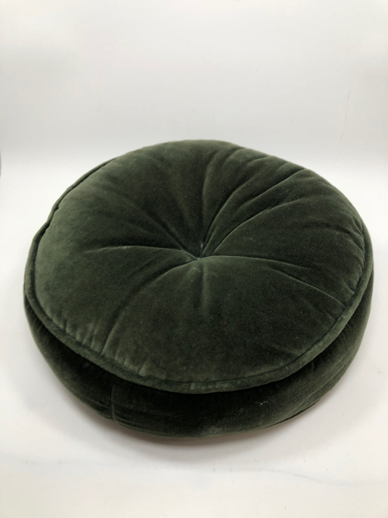 GREEN VELVET TUFTED CIRCLE PILLOW/CUSHION.