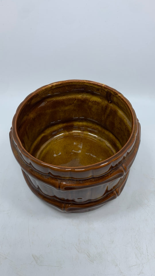 VTG BARREL SHAPED CERAMIC BOWL/ PLANTER.