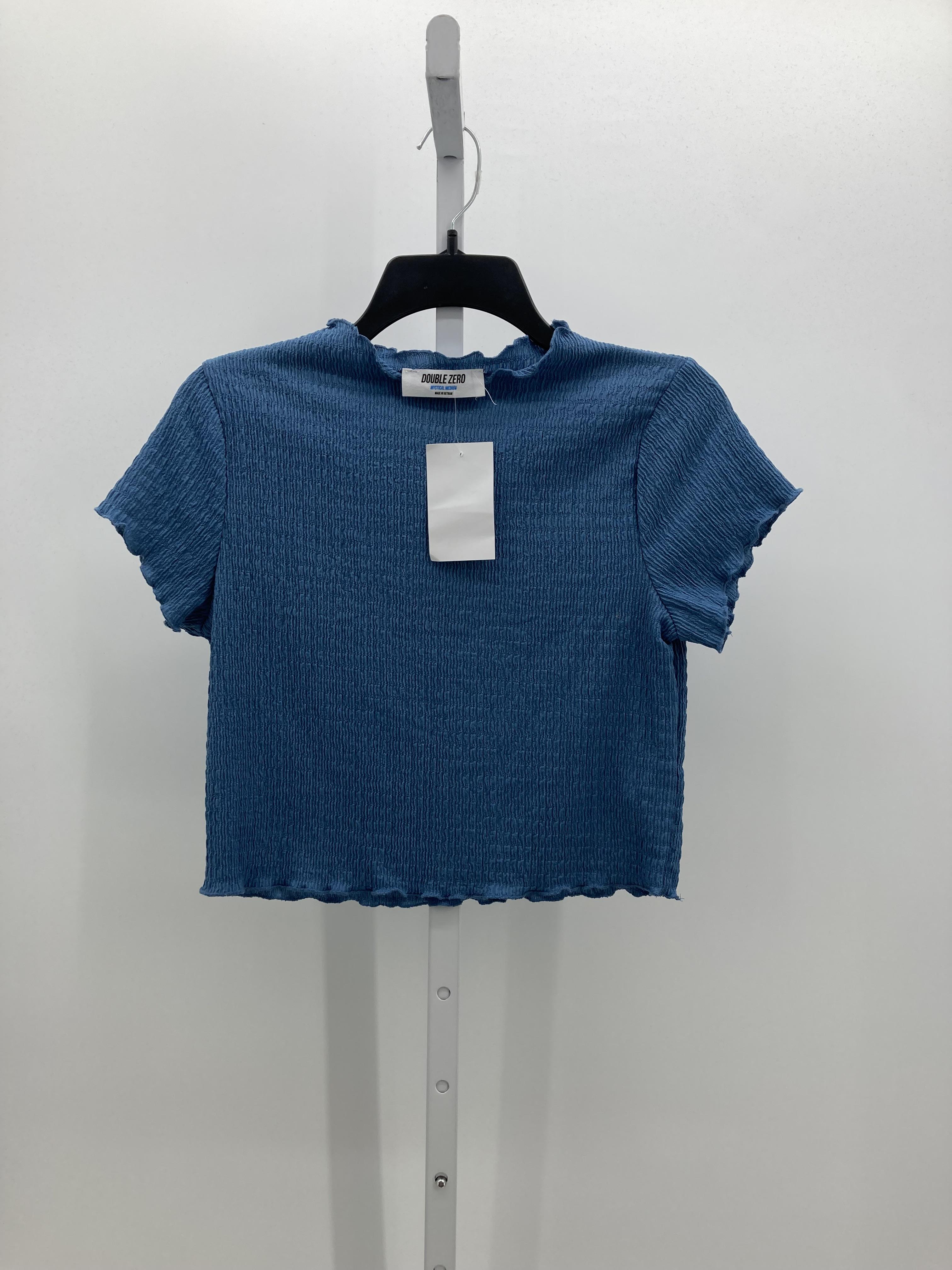 Size Medium Juniors Short Sleeve Shirt