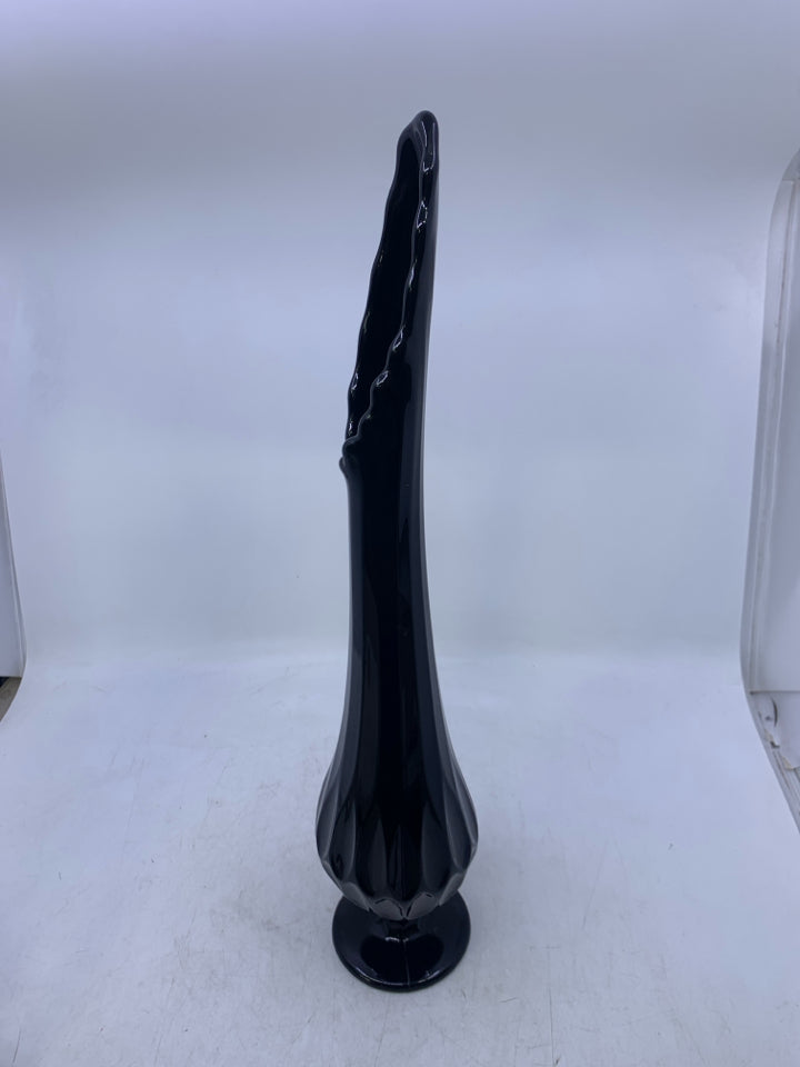 DARK PURPLE THUMBPRINT FOOTED SWUNG VASE.