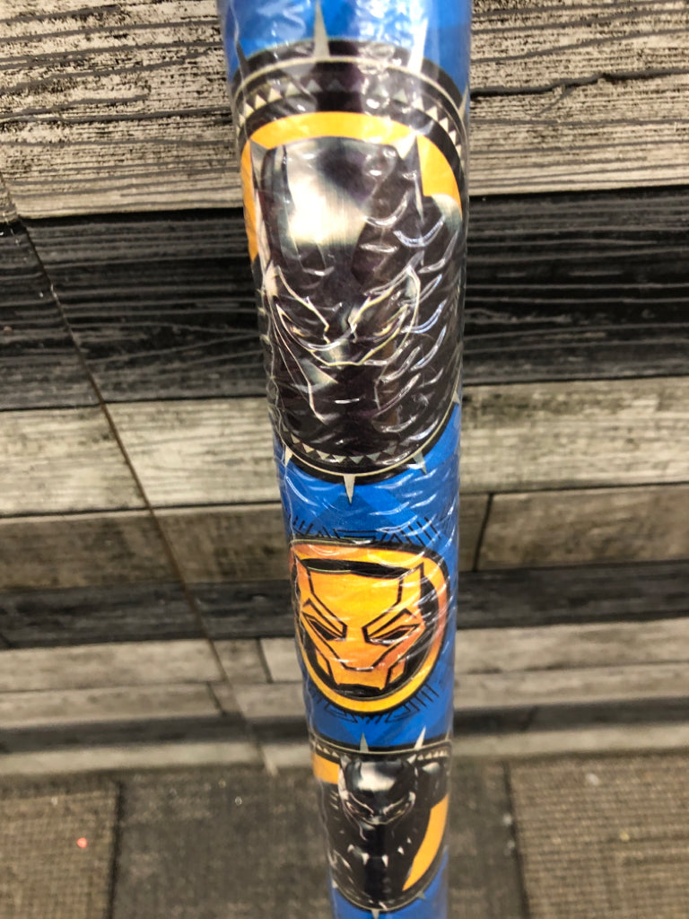 NIP BLACK PANTHER WRAPPING PAPER.