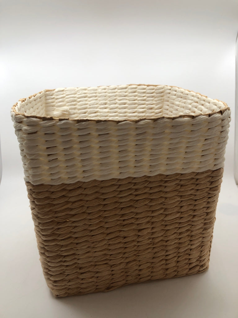 WHITE/TAN WOVEN BASKET.