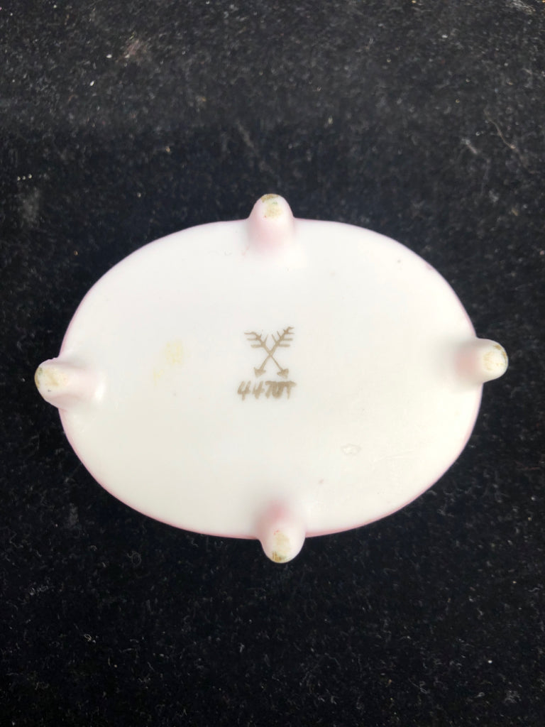 VTG SMALL PINK OMBRE BIRD TRINKET BOX.