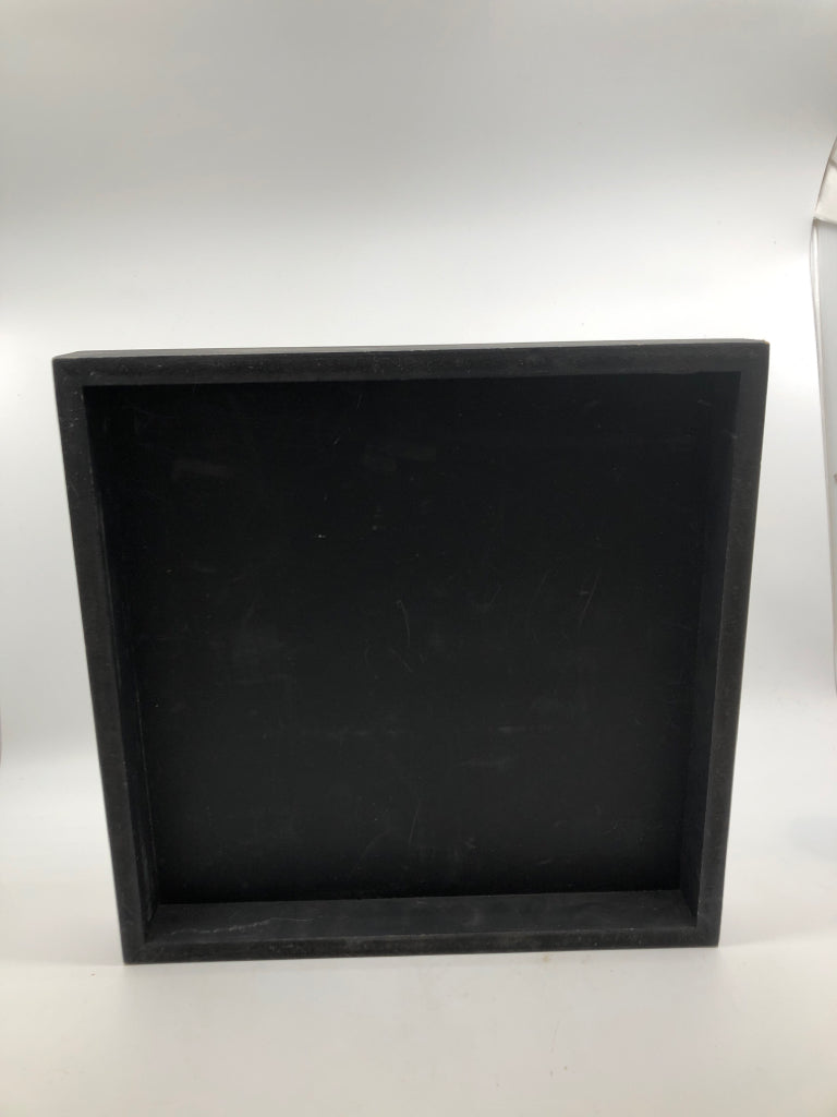THINK OUTSIDE THE BOX BLOCK SIGN.