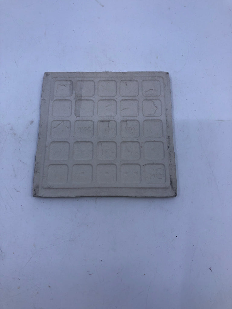 PRIMITIVED AMERICANA TRIVET.