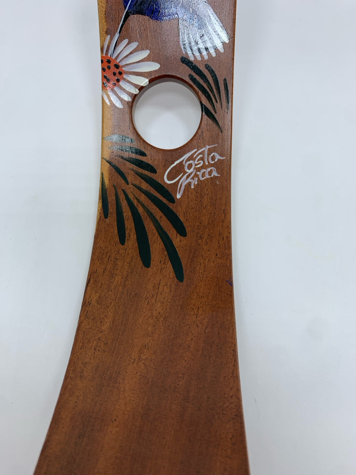 HUMMING BIRD WOODEN WINE BOTTLE HOLDER.