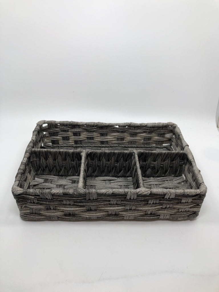 GRAY SECTIONED WOVEN ORGANIZER.