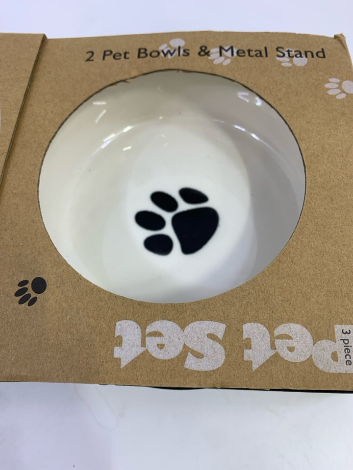 NIB 2 PET BOWLS IN METAL STAND.