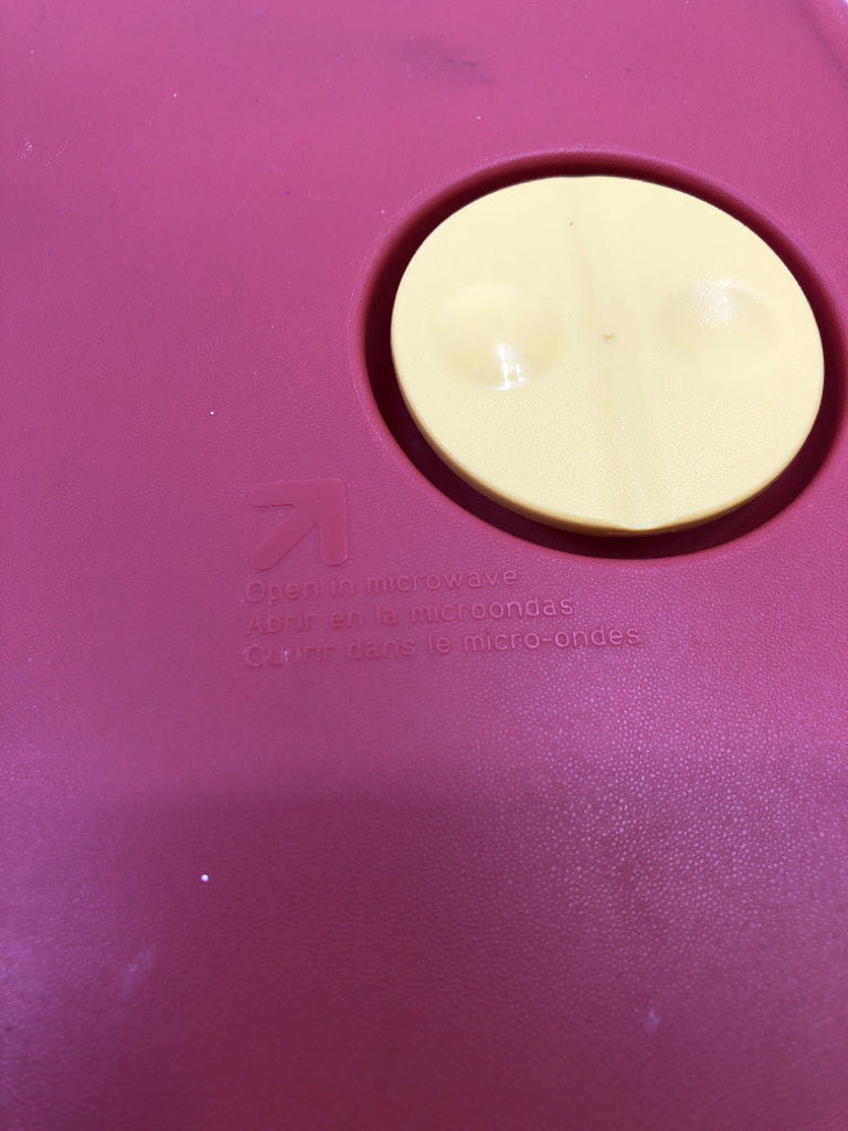 RED RECTANGLE TUPPERWARE CONTAINER.