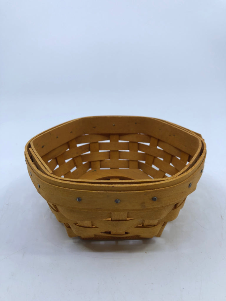 2000 SMALL BROWN HEXAGON BASKET.