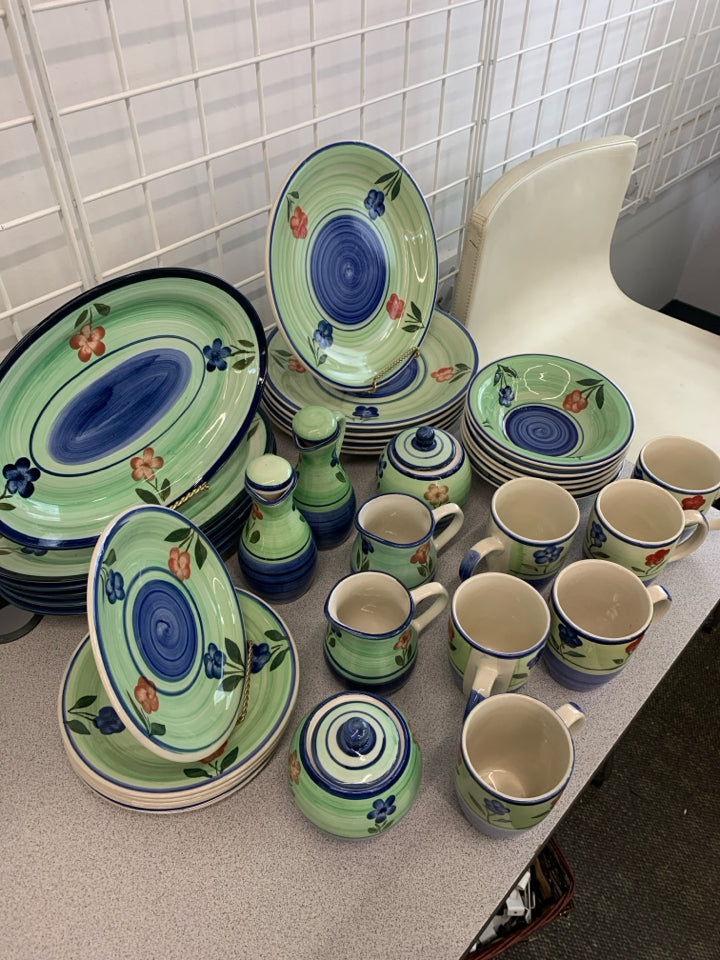 36PC GREEN FLOWER DISH SET SRV FOR 6 - EMERALD CHINA.