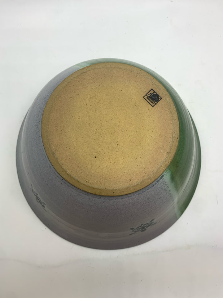 TURTLE STAMPED POTTERY SERVING BOWL MADE IN ITALY.