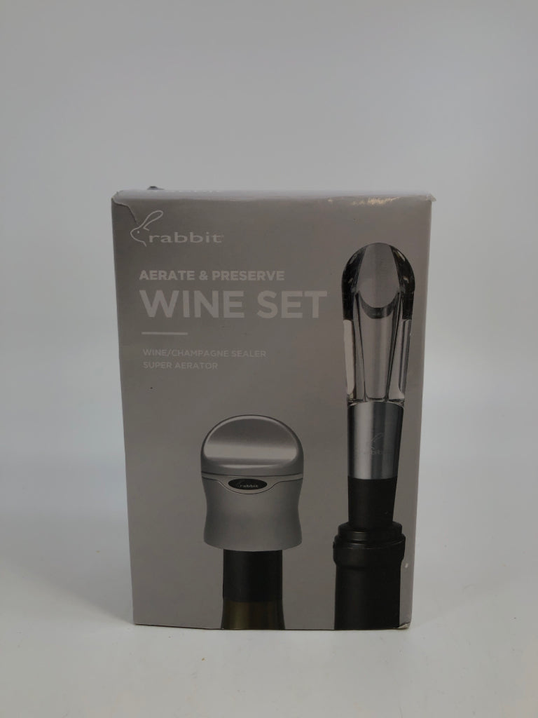 NIP WINE STOPPER AND AERATER SET.