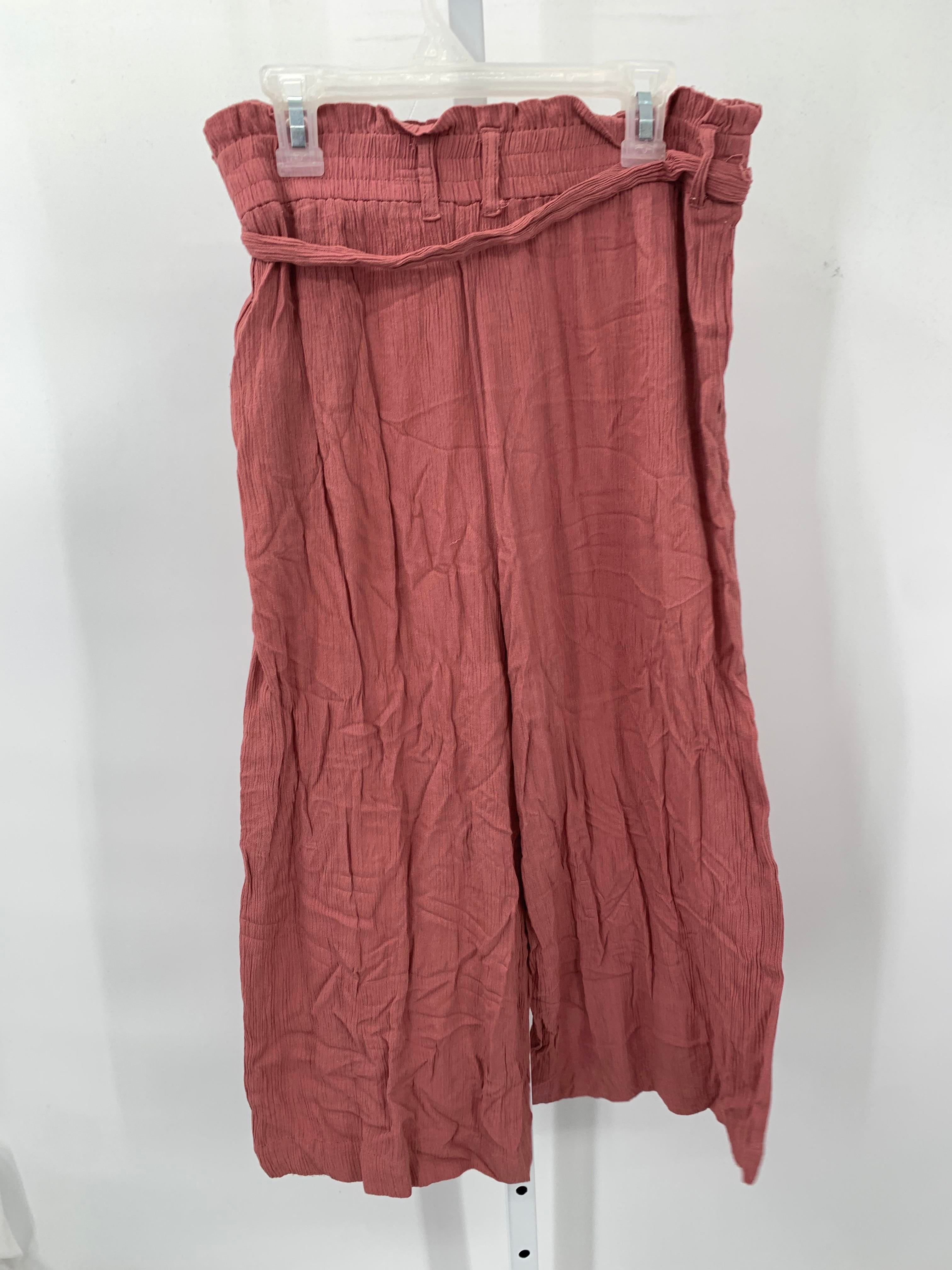 Size Medium Juniors Cropped