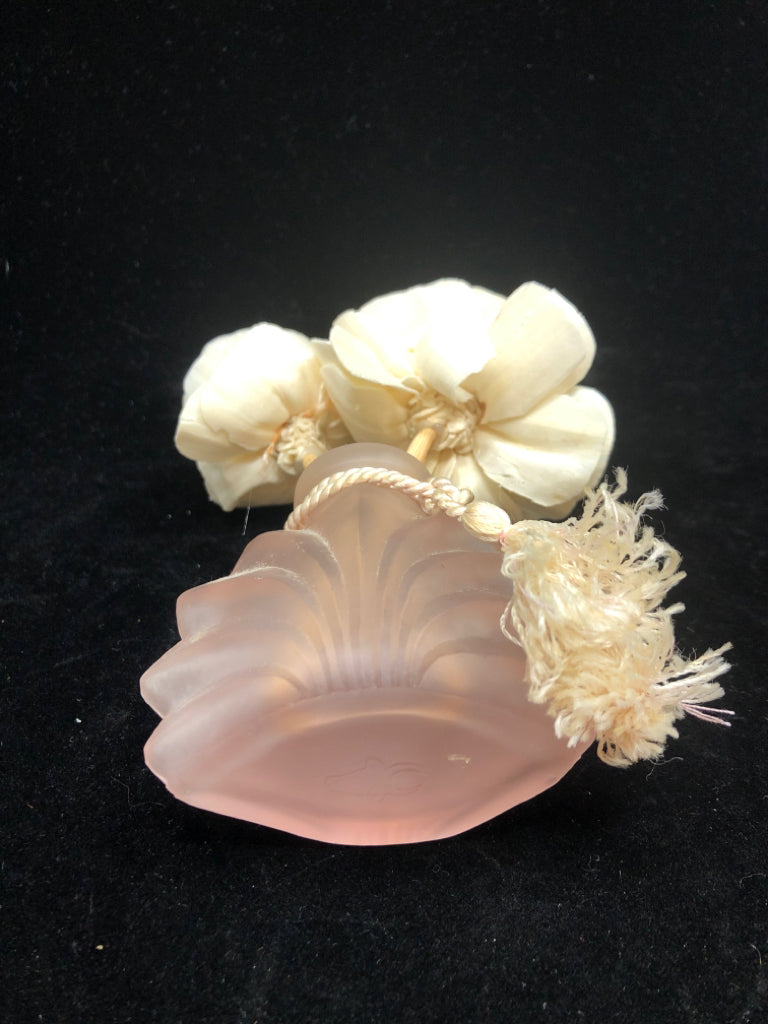 SHELL PINK FROSTED VASE W/FOAM FLORALS.