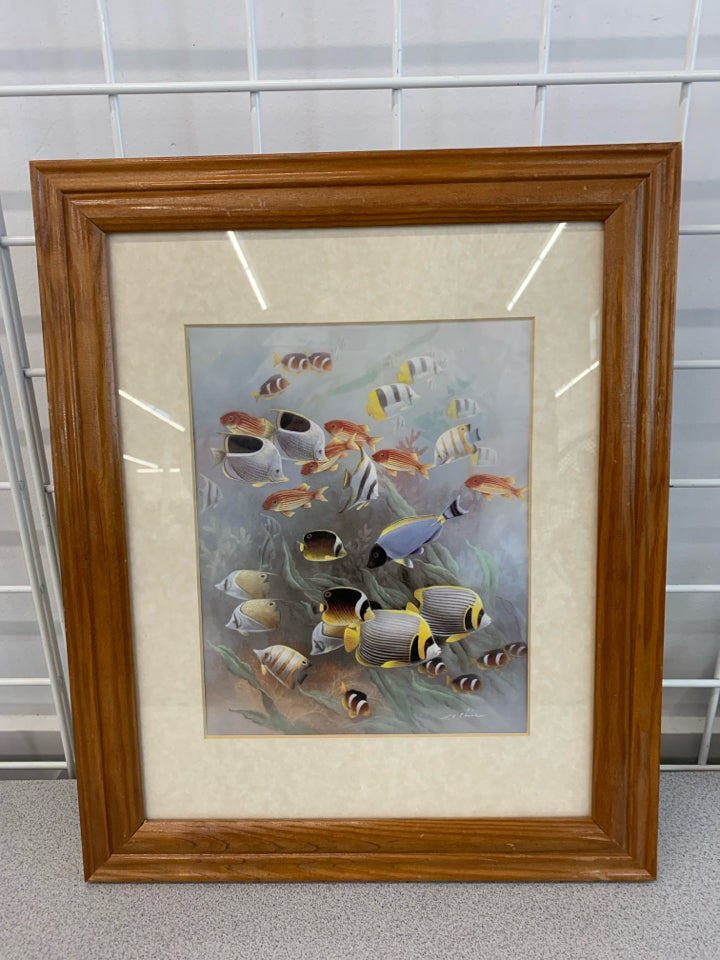 VTG STYLE FISH PRINT IN WOOD FRAME.