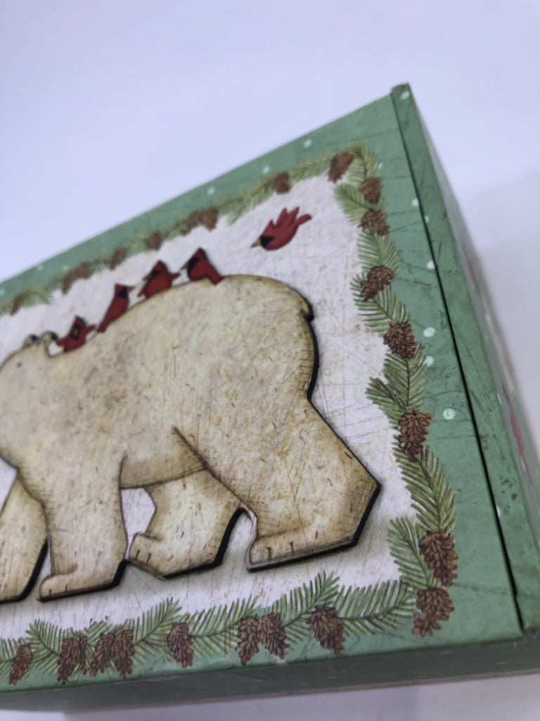 POLAR BEAR W/ CARDINALS GIFT BOX.