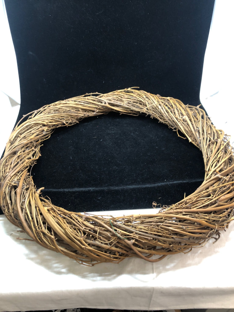 TWIG WREATH.