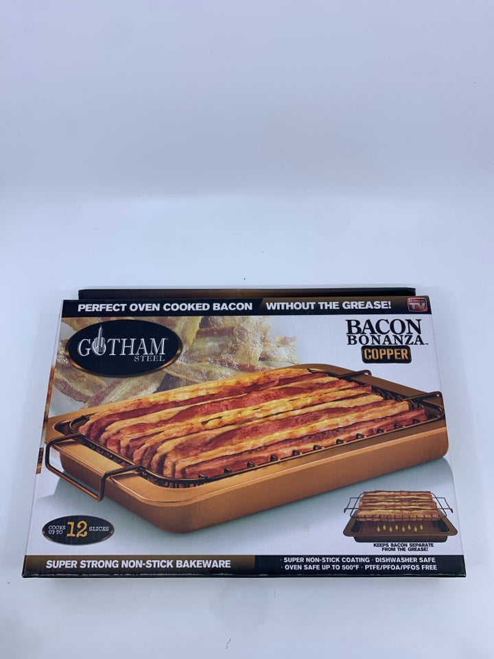 NIB GOTHAM STEEL BACON OVEN PAN.