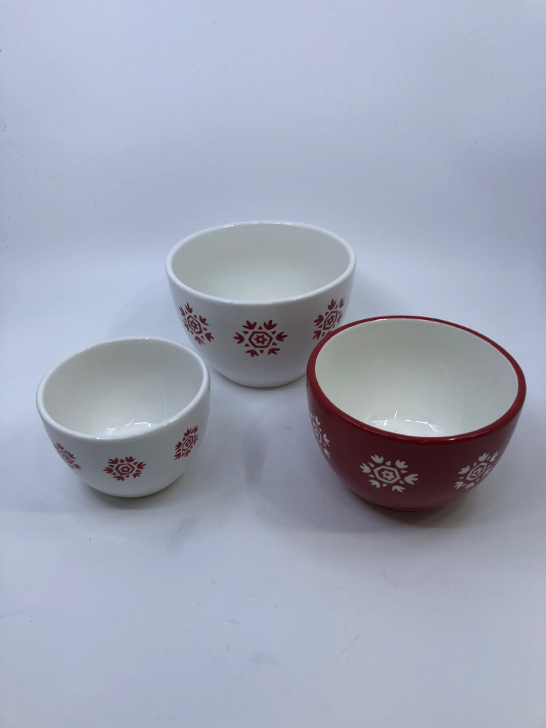 3 SNOWFLAKE NESTING BOWLS.