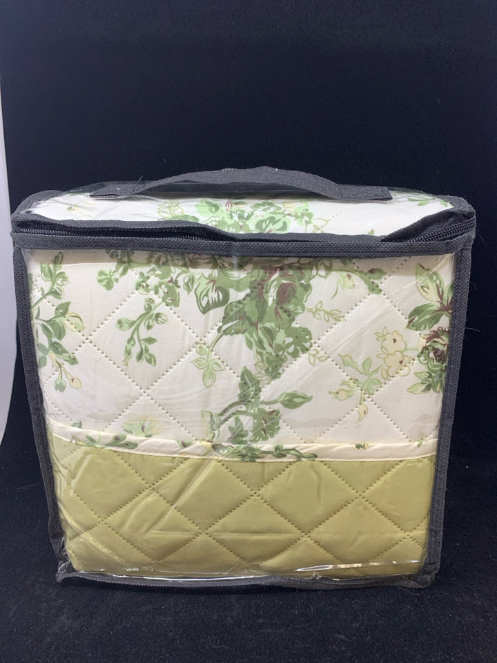 NIP FLORAL SOFA PROTECTOR.