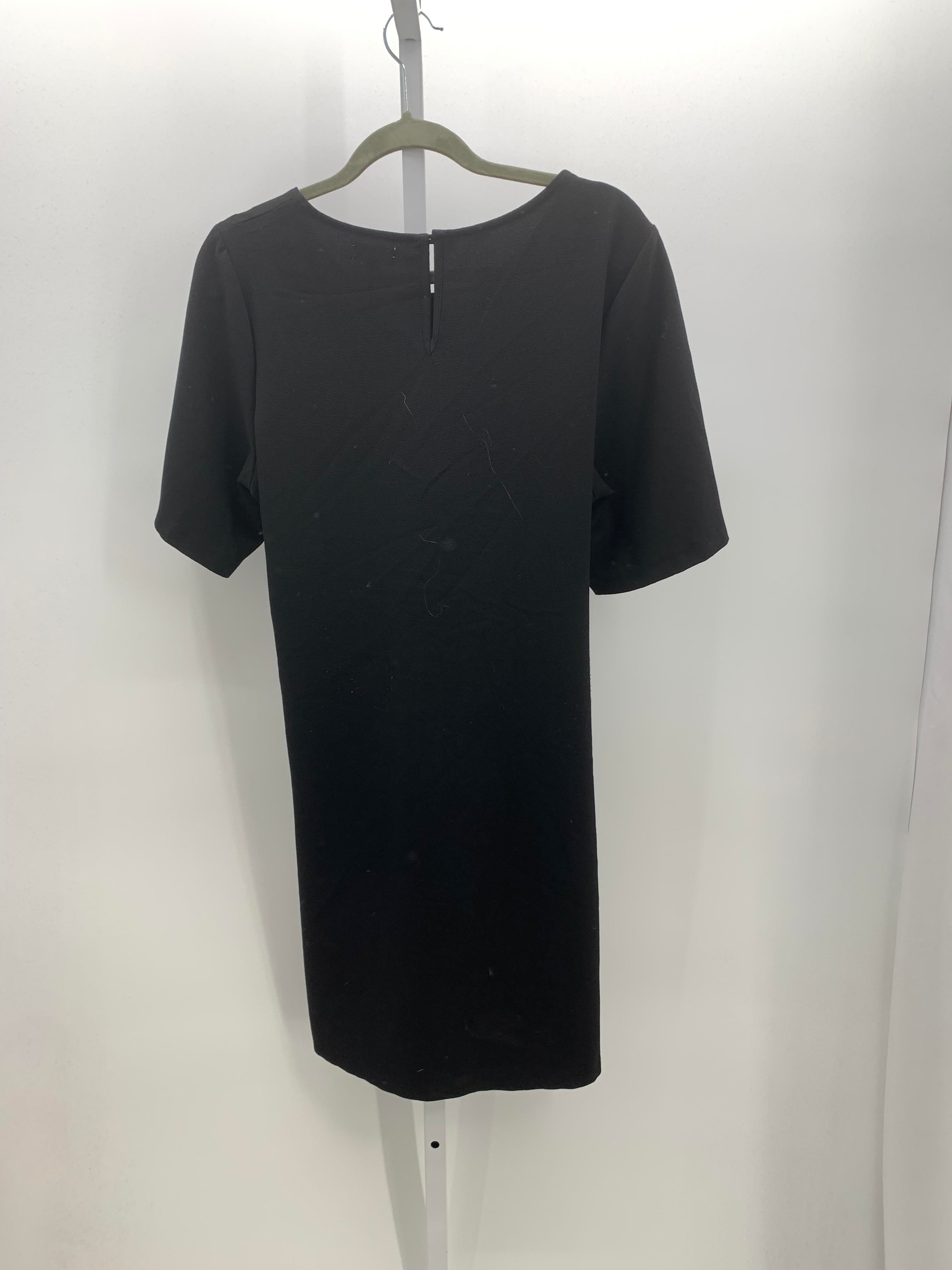 Size Large Misses Short Sleeve Dress