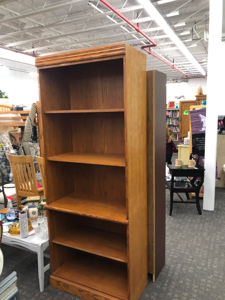 WOOD BOOKCASE.