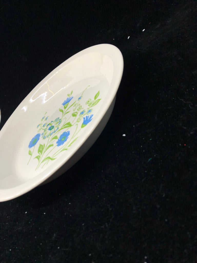 VTG BLUE FLORAL AND CREAM PIE PLATE.